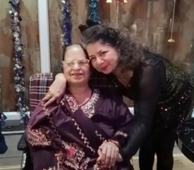 Director-Rachna-is-full-of-Love